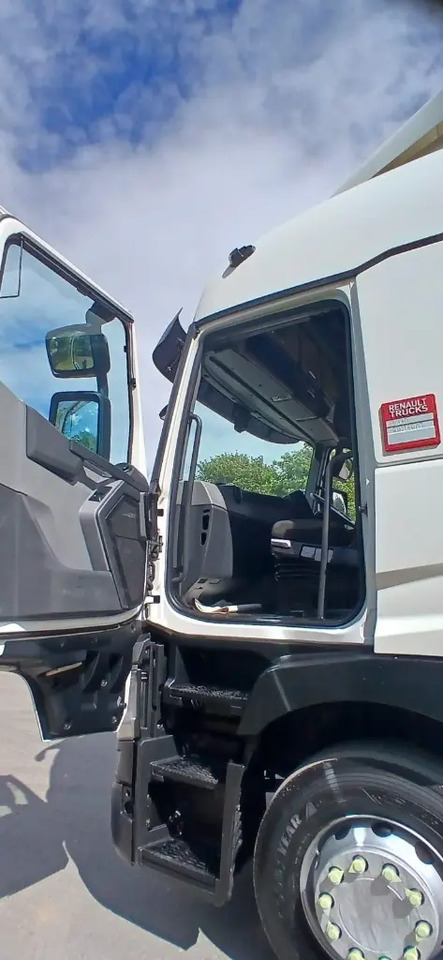 Tractor unit Renault T 460 6x2 - RHD (LHR): picture 14 Tractor unit Renault T 460 6x2 - RHD (LHR): picture 14