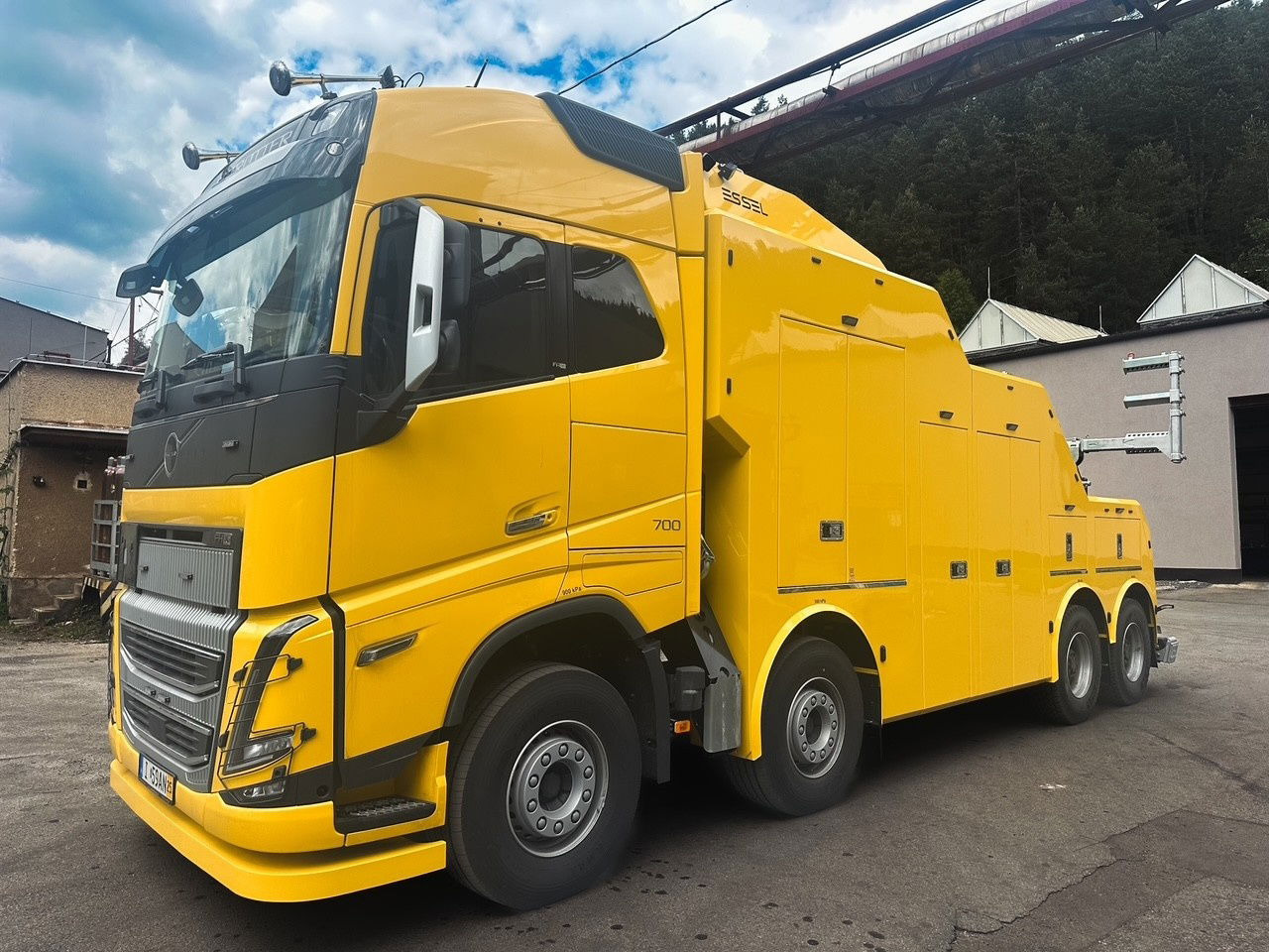 New Tow truck Volvo FH 16 NEW T-REX on Volvo FH16 84R 700HP E6E: picture 1