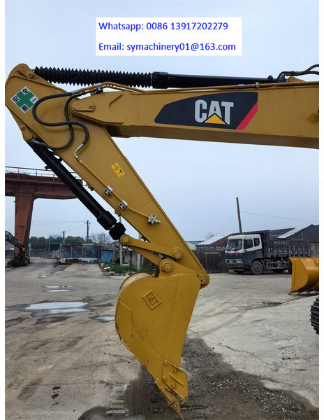 Crawler excavator Caterpillar 320D2: picture 10