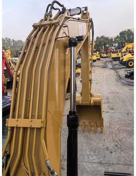 Crawler excavator Caterpillar 320GC: picture 12