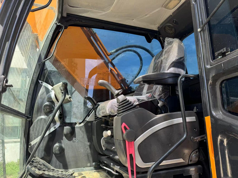 Crawler excavator Hyundai R220LC-9S: picture 11