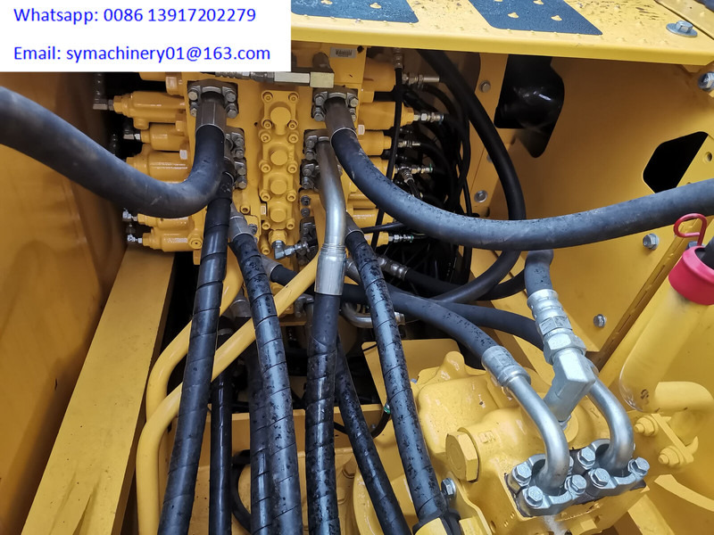 Crawler excavator Komatsu PC240LC-8: picture 16