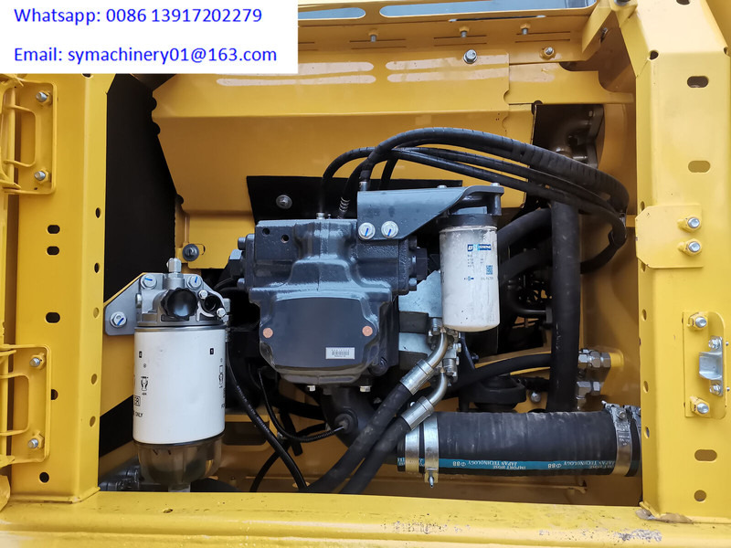 Crawler excavator Komatsu PC240LC-8: picture 8