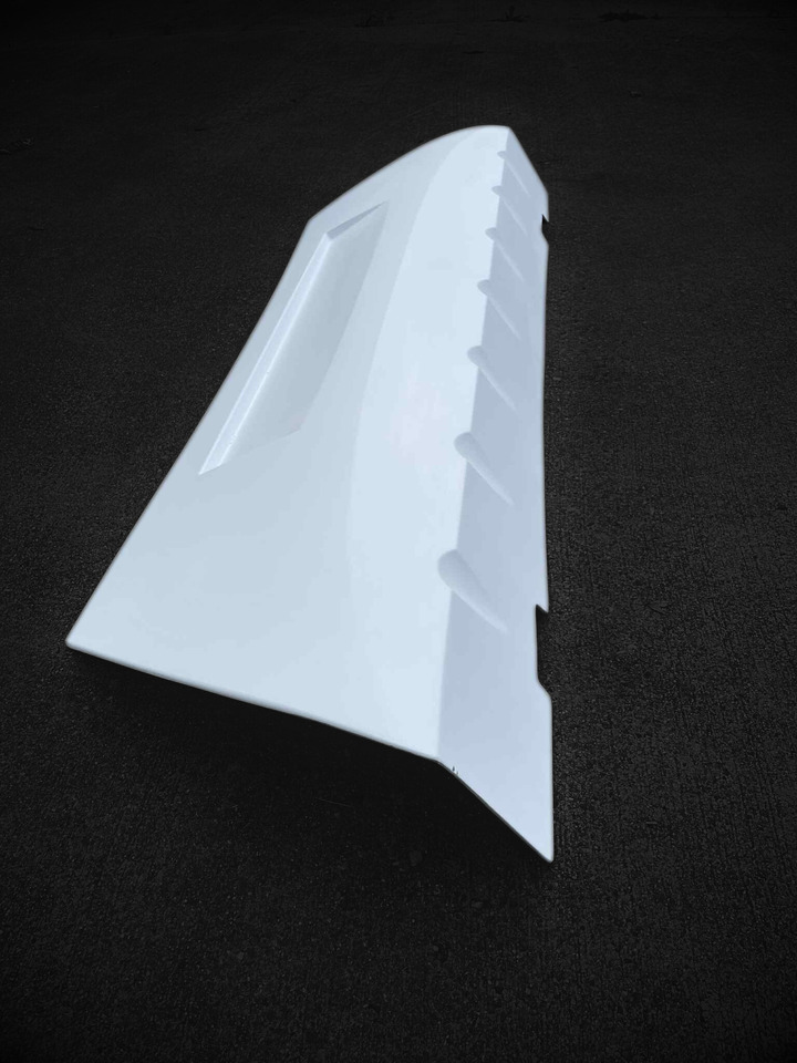 SCANIA IRIZAR NEW CENTURY Zderzak przedni Scania IRIZAR New Century - Bumper for Coach: picture 2 SCANIA IRIZAR NEW CENTURY Zderzak przedni Scania IRIZAR New Century - Bumper for Coach: picture 2