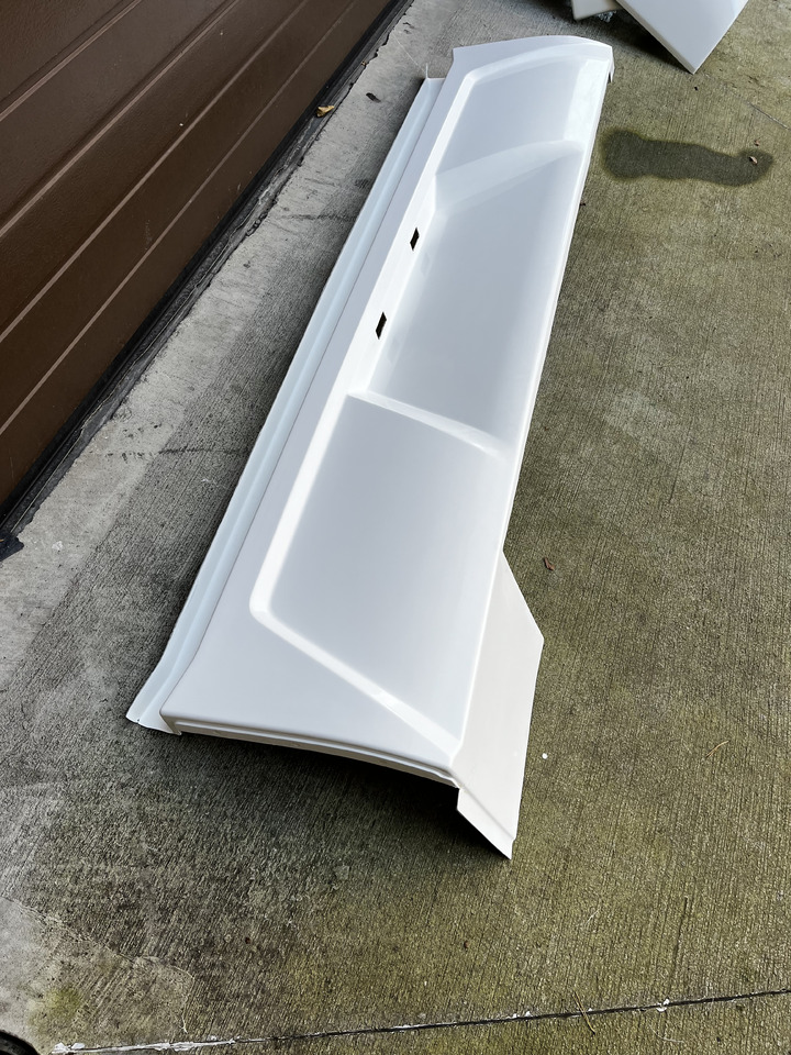 Zderzak tylny VOLVO 9500 9700 9900 VOLVO 9500 9700 9900 - Bumper for Coach: picture 4 Zderzak tylny VOLVO 9500 9700 9900 VOLVO 9500 9700 9900 - Bumper for Coach: picture 4