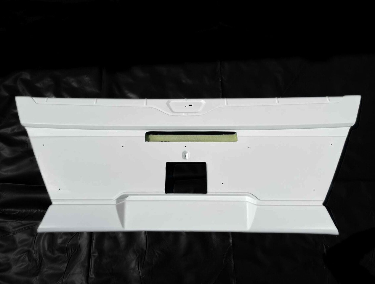 Zderzak przedni środkowy MAN LION'S COACH EURO 6 MAN Lion’s Coach Euro 6 - Bumper for Coach: picture 1 Zderzak przedni środkowy MAN LION'S COACH EURO 6 MAN Lion’s Coach Euro 6 - Bumper for Coach: picture 1