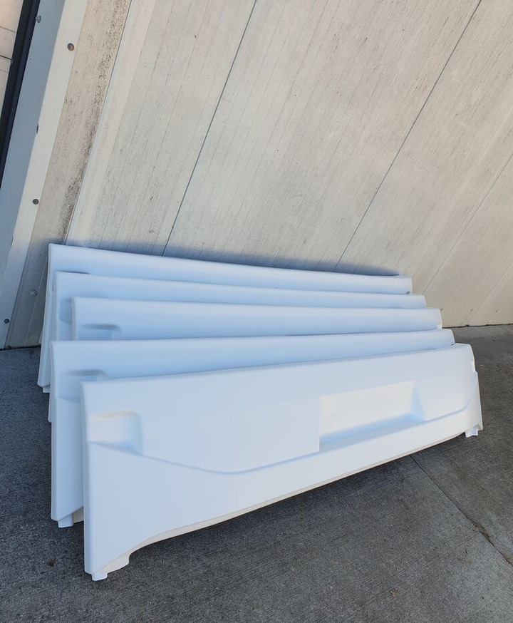 Zderzak tylny środkowy VOLVO 8900 VOLVO 8900 - Bumper for Coach: picture 2 Zderzak tylny środkowy VOLVO 8900 VOLVO 8900 - Bumper for Coach: picture 2