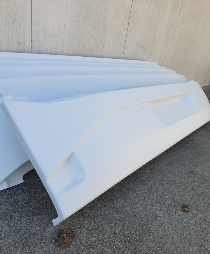 Zderzak tylny środkowy VOLVO 8900 VOLVO 8900 - Bumper for Coach: picture 1 Zderzak tylny środkowy VOLVO 8900 VOLVO 8900 - Bumper for Coach: picture 1