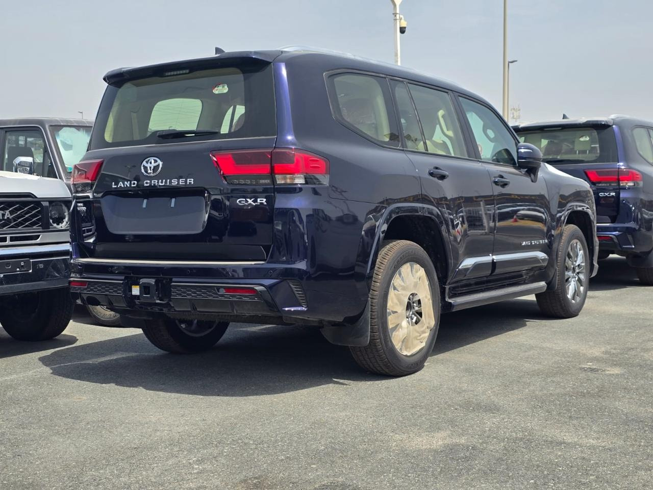 Land Cruiser GXR 3.5L Twin Turbo - Car: picture 2 Land Cruiser GXR 3.5L Twin Turbo - Car: picture 2