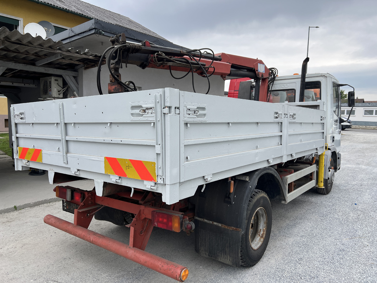 IVECO EUROCARGO 75E15 Kipper mit Kran - Tipper, Crane truck: picture 3 IVECO EUROCARGO 75E15 Kipper mit Kran - Tipper, Crane truck: picture 3