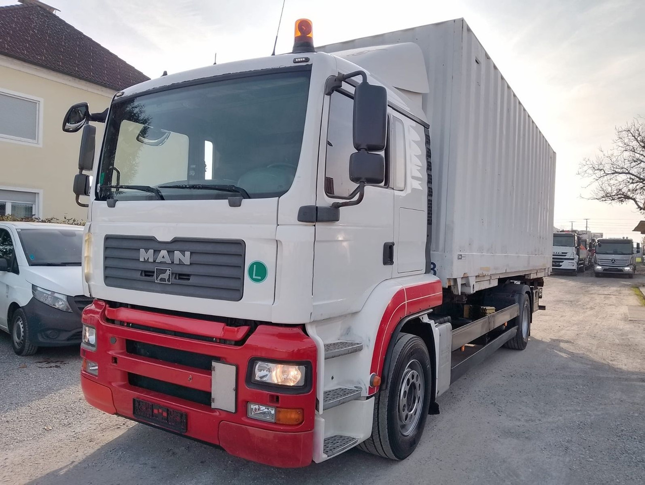MAN TGA 18 320 - Container transporter/ Swap body truck: picture 1 MAN TGA 18 320 - Container transporter/ Swap body truck: picture 1