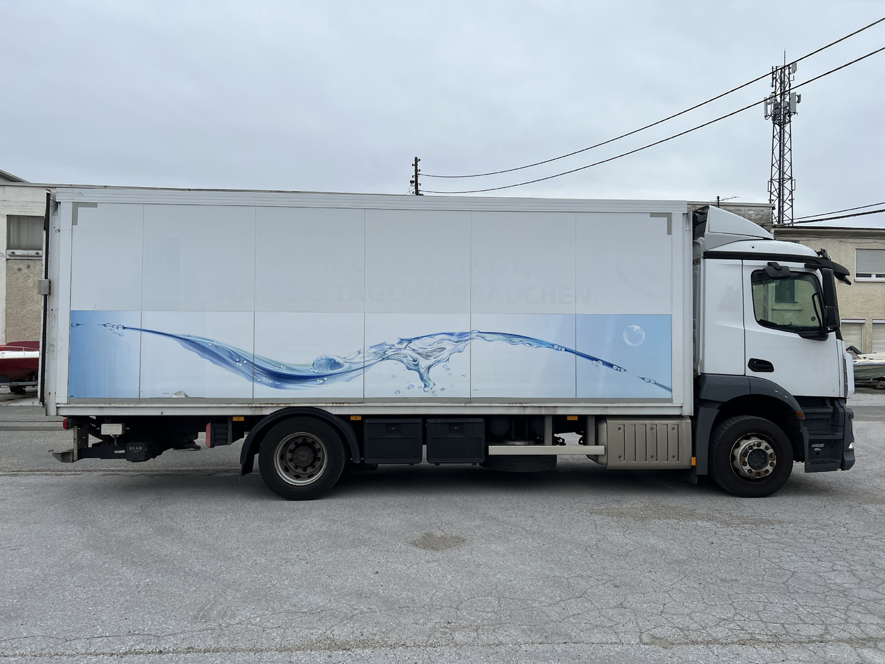 Beverage truck for transportation of drinks MERCEDES-BENZ ANTOS 18.30 L automatische Seitenladung | LBW | Klima | Tempomat: picture 8 Beverage truck for transportation of drinks MERCEDES-BENZ ANTOS 18.30 L automatische Seitenladung | LBW | Klima | Tempomat: picture 8