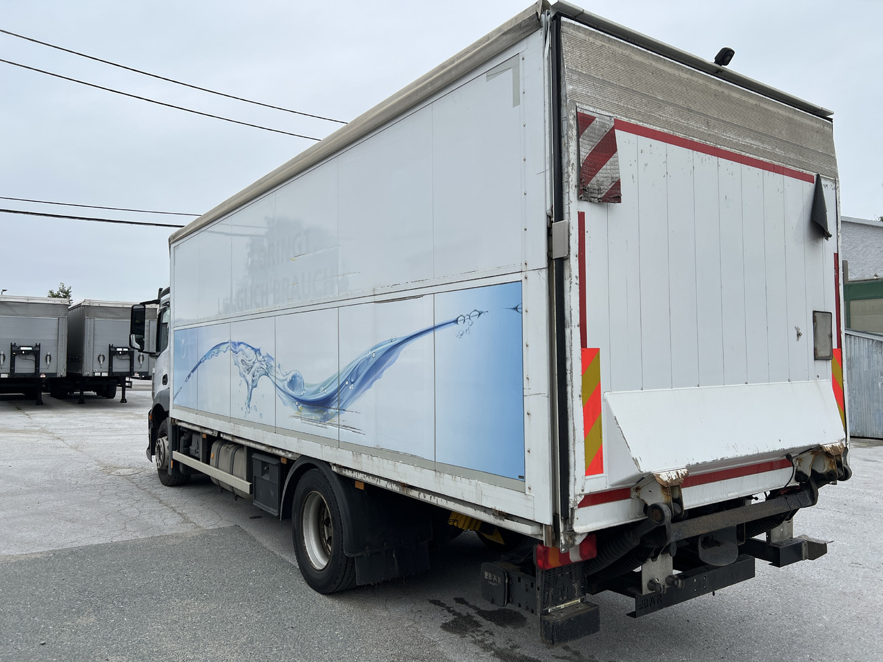 Beverage truck for transportation of drinks MERCEDES-BENZ ANTOS 18.30 L automatische Seitenladung | LBW | Klima | Tempomat: picture 10 Beverage truck for transportation of drinks MERCEDES-BENZ ANTOS 18.30 L automatische Seitenladung | LBW | Klima | Tempomat: picture 10