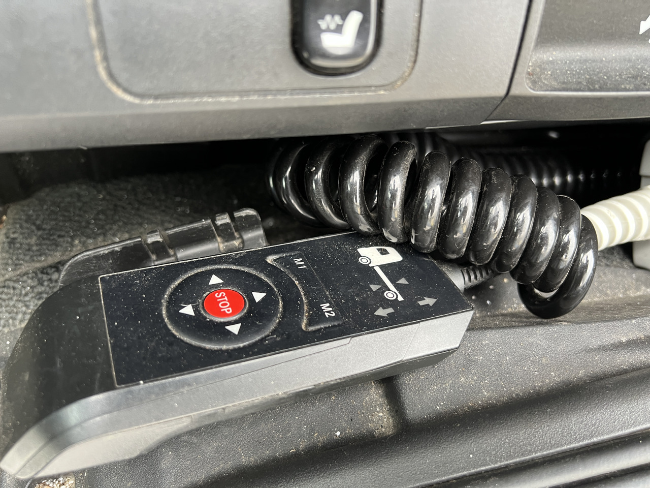 Beverage truck for transportation of drinks MERCEDES-BENZ ANTOS 18.30 L automatische Seitenladung | LBW | Klima | Tempomat: picture 21 Beverage truck for transportation of drinks MERCEDES-BENZ ANTOS 18.30 L automatische Seitenladung | LBW | Klima | Tempomat: picture 21