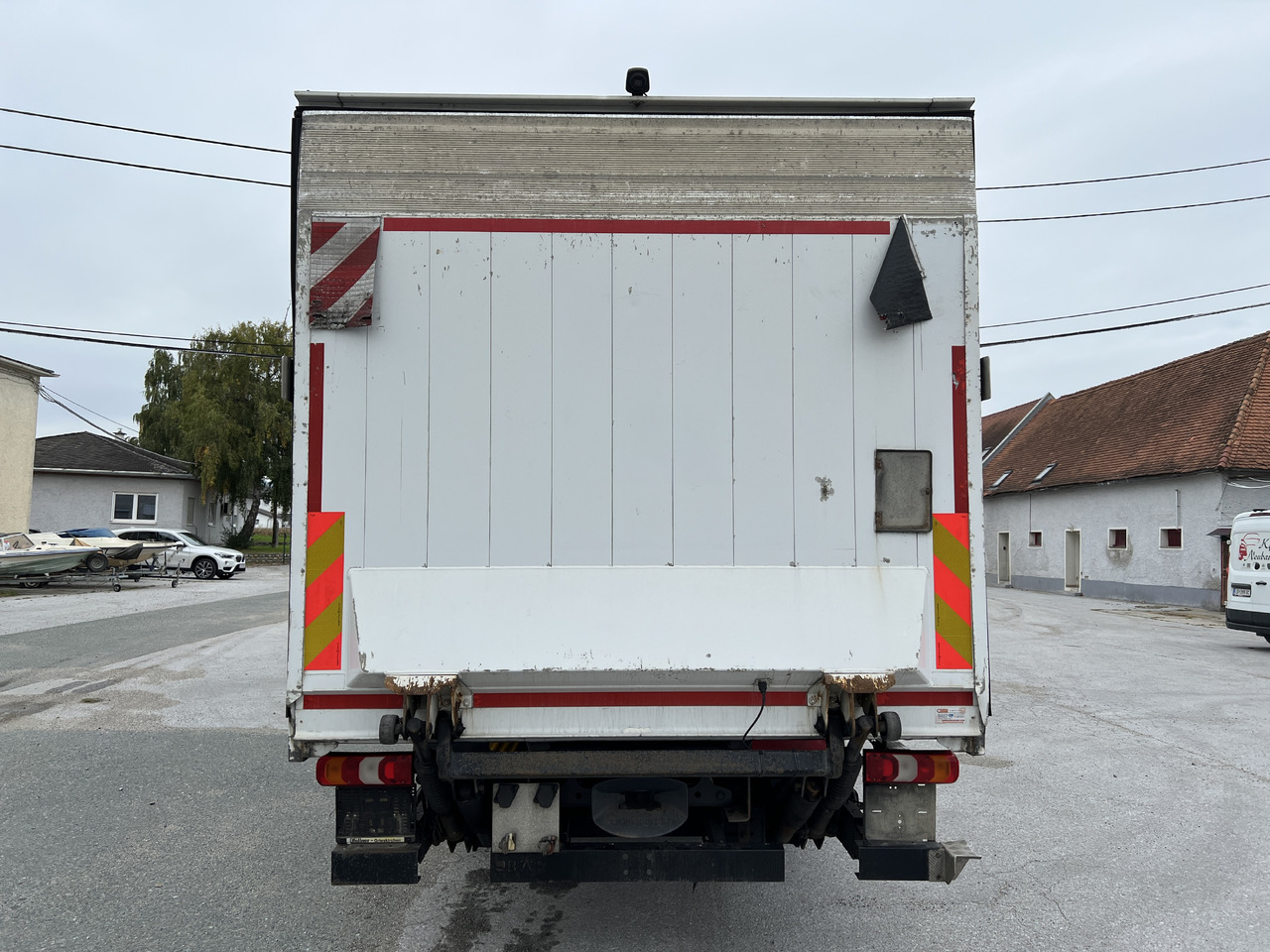 Beverage truck for transportation of drinks MERCEDES-BENZ ANTOS 18.30 L automatische Seitenladung | LBW | Klima | Tempomat: picture 11 Beverage truck for transportation of drinks MERCEDES-BENZ ANTOS 18.30 L automatische Seitenladung | LBW | Klima | Tempomat: picture 11