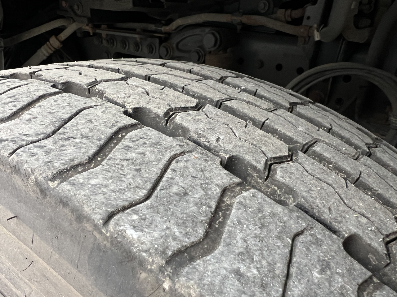 Beverage truck for transportation of drinks MERCEDES-BENZ ANTOS 18.30 L automatische Seitenladung | LBW | Klima | Tempomat: picture 39 Beverage truck for transportation of drinks MERCEDES-BENZ ANTOS 18.30 L automatische Seitenladung | LBW | Klima | Tempomat: picture 39