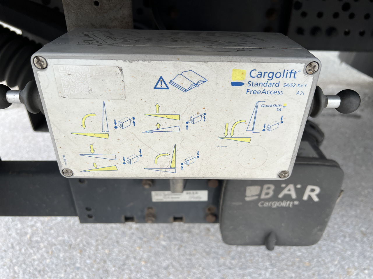 Beverage truck for transportation of drinks MERCEDES-BENZ ANTOS 18.30 L automatische Seitenladung | LBW | Klima | Tempomat: picture 32 Beverage truck for transportation of drinks MERCEDES-BENZ ANTOS 18.30 L automatische Seitenladung | LBW | Klima | Tempomat: picture 32