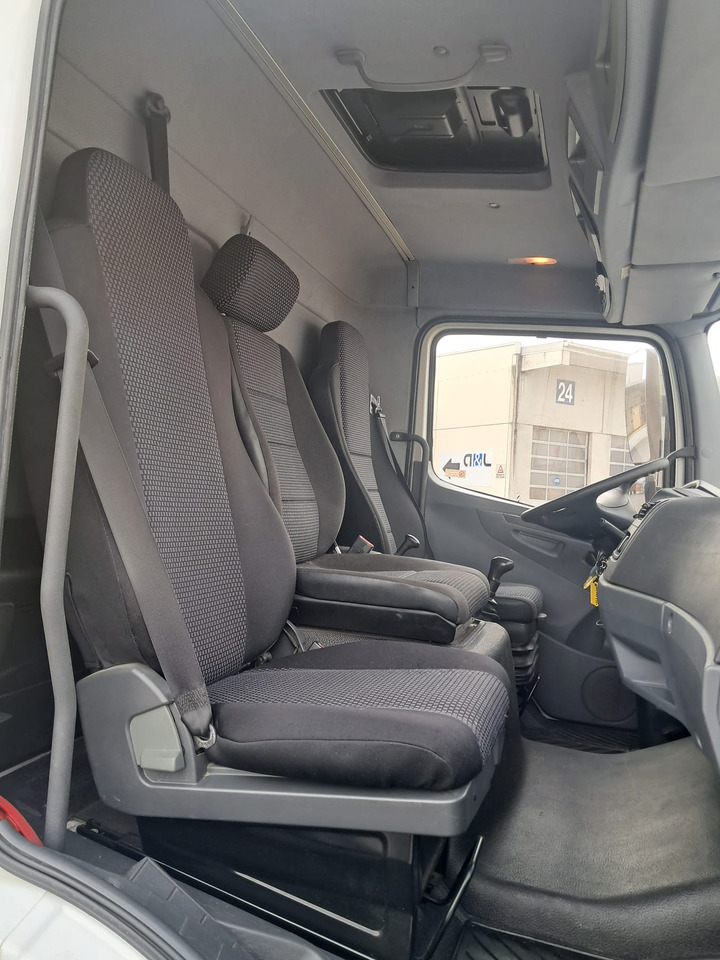 Box truck MERCEDES-BENZ ATEGO 8 16 Koffer mit LBW | Schalter | EZ 2013: picture 21