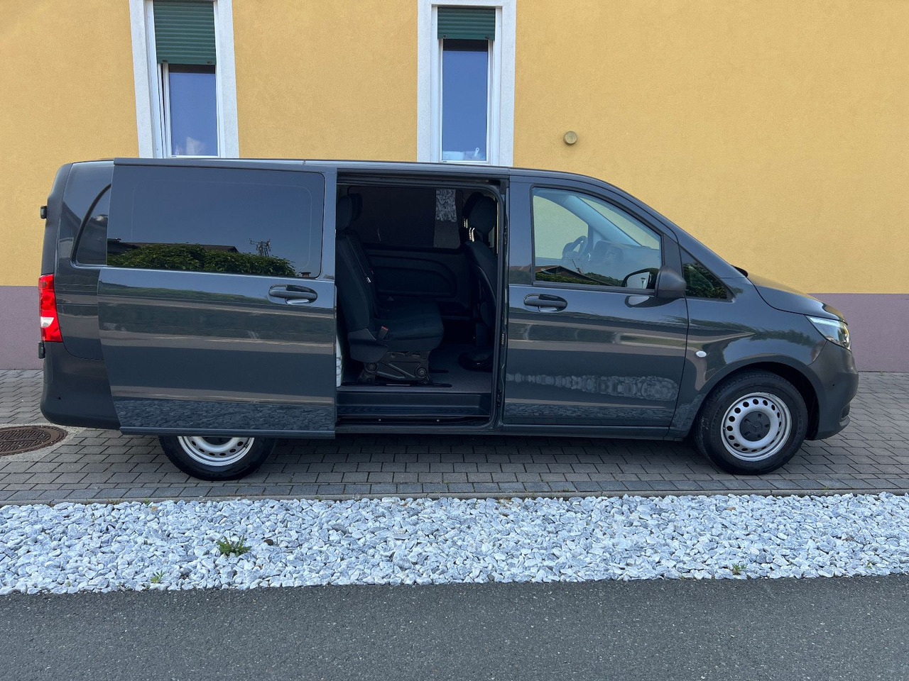 Mercedes-Benz Vito 114 lang | Klima | Schiebetür | Tempomat - Small van: picture 4 Mercedes-Benz Vito 114 lang | Klima | Schiebetür | Tempomat - Small van: picture 4