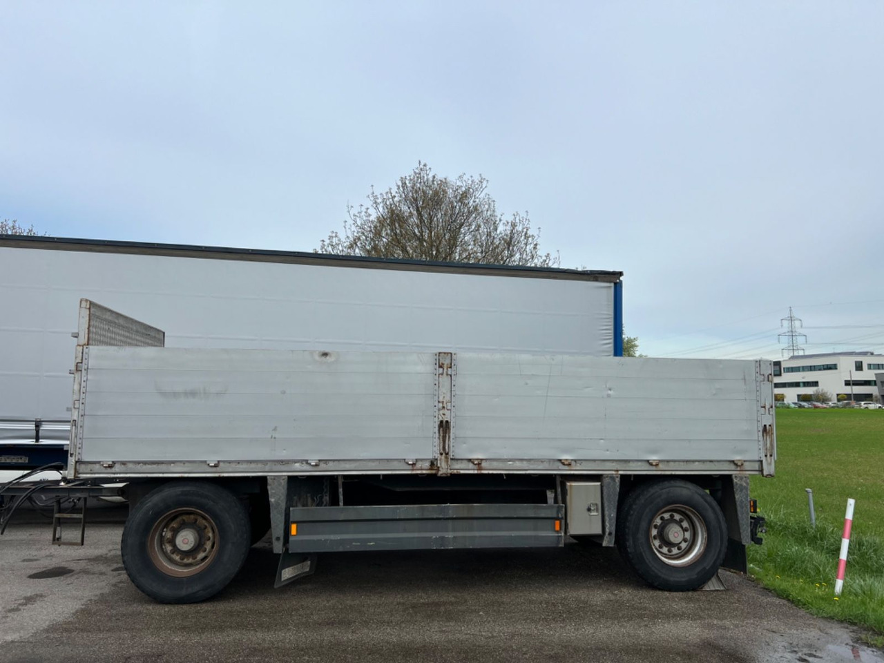 Schwarzmüller SCHEUWIMMER - Dropside/ Flatbed trailer: picture 3 Schwarzmüller SCHEUWIMMER - Dropside/ Flatbed trailer: picture 3