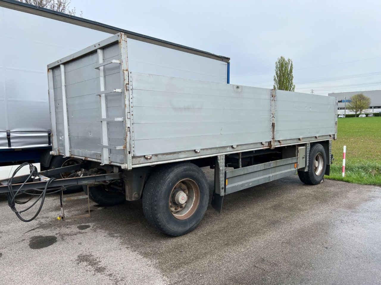 Schwarzmüller SCHEUWIMMER - Dropside/ Flatbed trailer: picture 2 Schwarzmüller SCHEUWIMMER - Dropside/ Flatbed trailer: picture 2