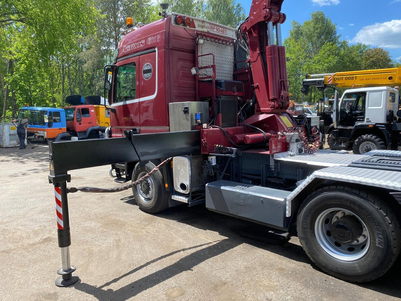 Mercedes-Benz ACTROS 3348 Kran HMF3720K4 Fly-Jip Fun k Klima - Crane truck: picture 5 Mercedes-Benz ACTROS 3348 Kran HMF3720K4 Fly-Jip Fun k Klima - Crane truck: picture 5