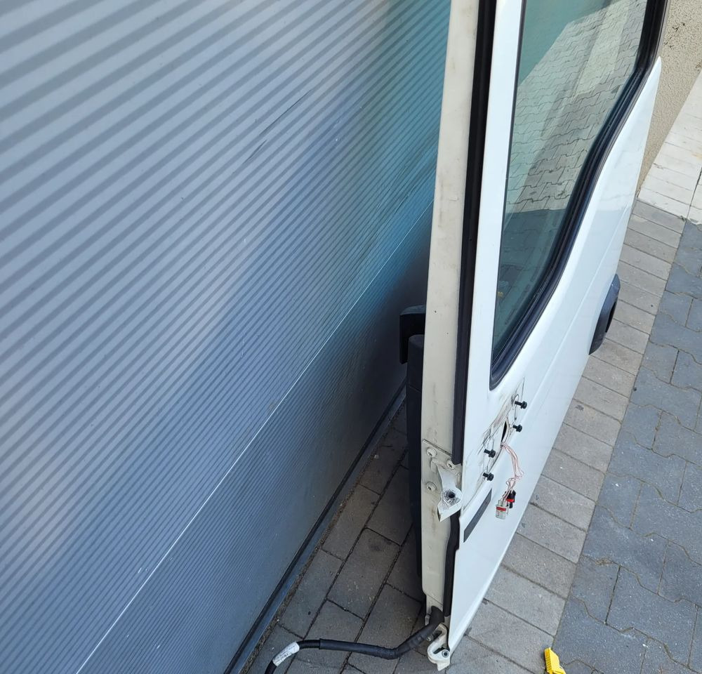 DRZWI MAN TGX LEWE LIFT RAL 9010 ORYGINAŁ CHWALIM116 - Body and exterior for Truck: picture 2 DRZWI MAN TGX LEWE LIFT RAL 9010 ORYGINAŁ CHWALIM116 - Body and exterior for Truck: picture 2