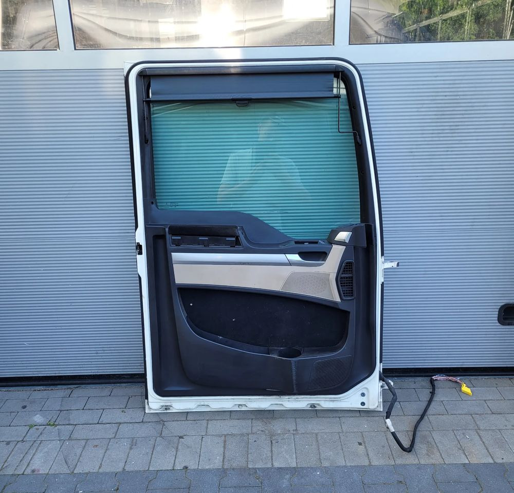 DRZWI MAN TGX LEWE LIFT RAL 9010 ORYGINAŁ CHWALIM116 - Body and exterior for Truck: picture 4 DRZWI MAN TGX LEWE LIFT RAL 9010 ORYGINAŁ CHWALIM116 - Body and exterior for Truck: picture 4