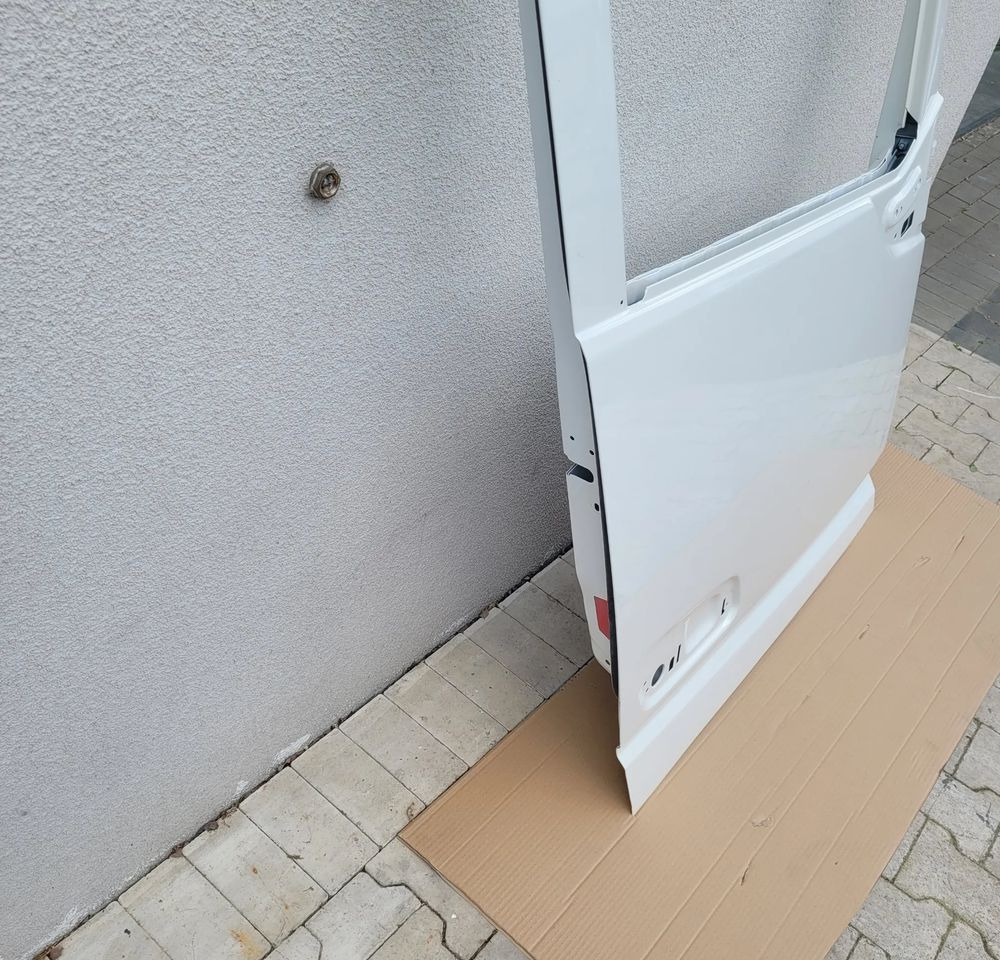 DRZWI PRAWE VOLVO FH4 ORYGINAŁ CHWALIM116 - Door and parts for Truck: picture 2 DRZWI PRAWE VOLVO FH4 ORYGINAŁ CHWALIM116 - Door and parts for Truck: picture 2