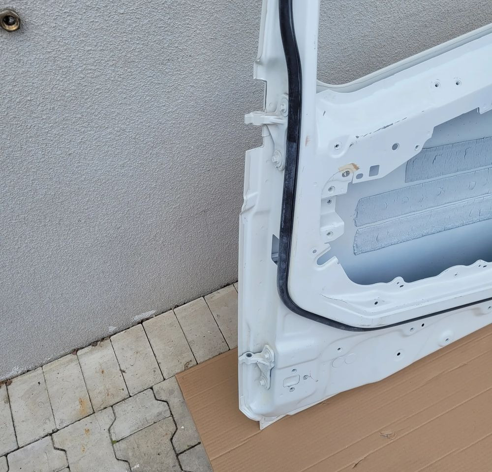 DRZWI PRAWE VOLVO FH4 ORYGINAŁ CHWALIM116 - Door and parts for Truck: picture 4 DRZWI PRAWE VOLVO FH4 ORYGINAŁ CHWALIM116 - Door and parts for Truck: picture 4