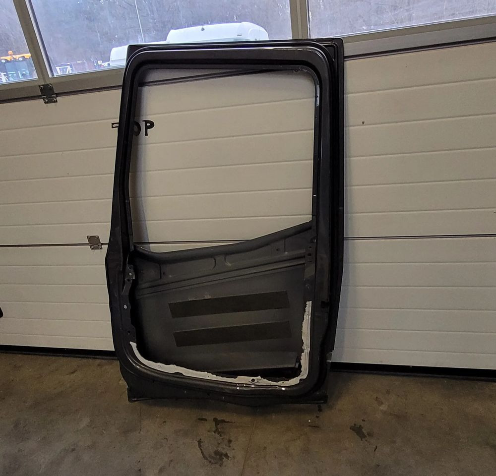 DRZWI RENAULT RANGE T GAMA ORYGINAŁ CHWALIM116 - Body and exterior for Truck: picture 4 DRZWI RENAULT RANGE T GAMA ORYGINAŁ CHWALIM116 - Body and exterior for Truck: picture 4