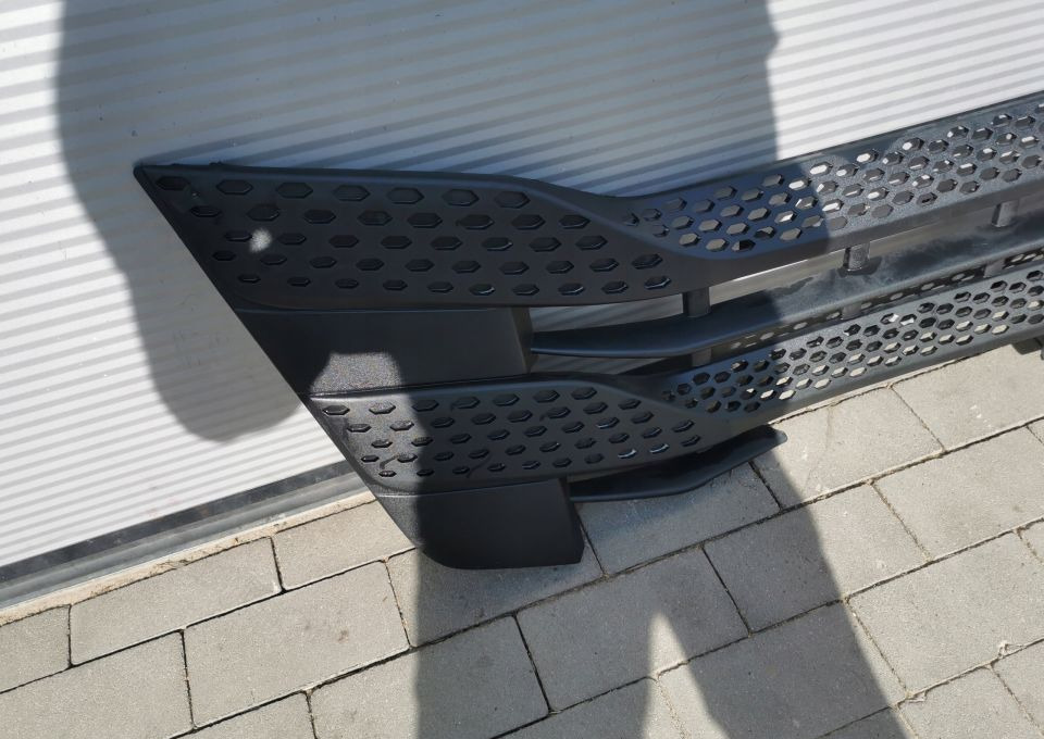 GRILL ATRAPA IVECO STRALIS S WAY 5802401392 - Hood: picture 2 GRILL ATRAPA IVECO STRALIS S WAY 5802401392 - Hood: picture 2