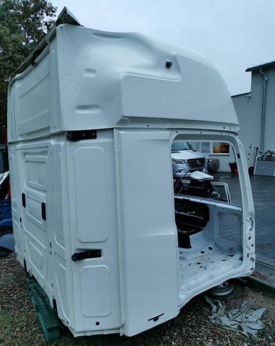 KABINA MERCEDES ACTROS MP4 GIGA BDF - Cab for Truck: picture 4 KABINA MERCEDES ACTROS MP4 GIGA BDF - Cab for Truck: picture 4