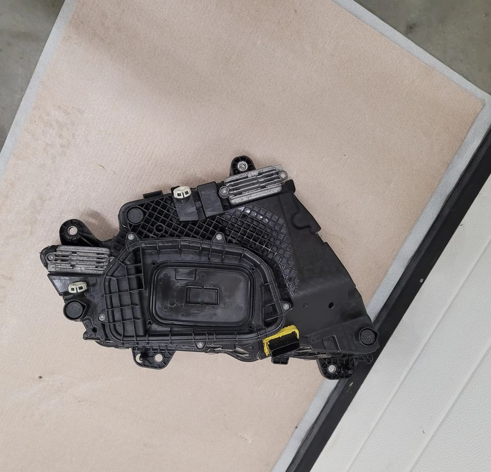 LAMPA LED VOLVO FH5 RH 23752671 ORYGINAŁ - Lights/ Lighting for Truck: picture 4 LAMPA LED VOLVO FH5 RH 23752671 ORYGINAŁ - Lights/ Lighting for Truck: picture 4