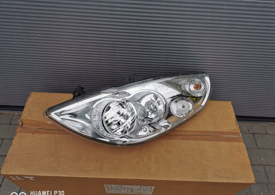 LAMPA RENAULT MASTER 3 LH 1ER010117-09 NOWY ORYG. - Headlight for Van: picture 1 LAMPA RENAULT MASTER 3 LH 1ER010117-09 NOWY ORYG. - Headlight for Van: picture 1
