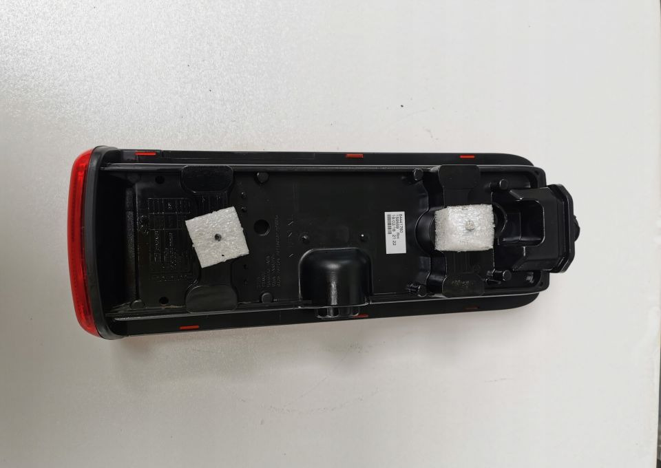 LAMPA TYL VOLVO FMX FM LED RH. ORYGINAŁ - Tail light for Truck: picture 4 LAMPA TYL VOLVO FMX FM LED RH. ORYGINAŁ - Tail light for Truck: picture 4