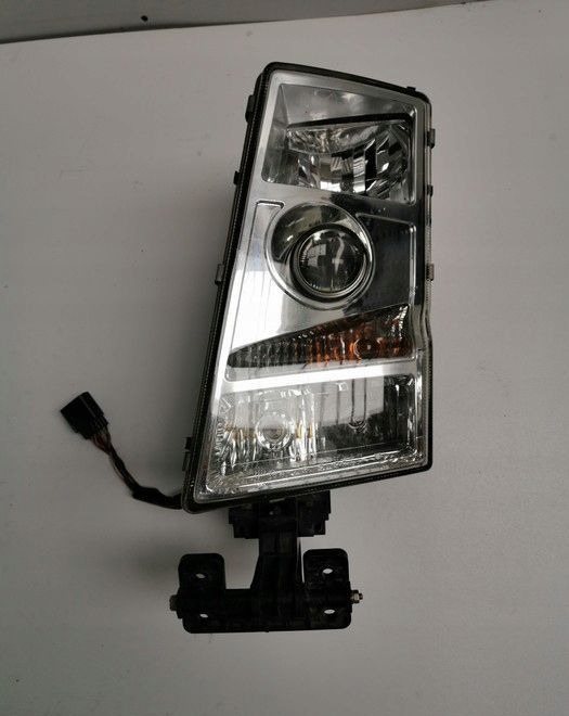 LAMPA VOLVO FH12 fh13 ORYGINAŁ LEWA - Headlight for Truck: picture 1 LAMPA VOLVO FH12 fh13 ORYGINAŁ LEWA - Headlight for Truck: picture 1