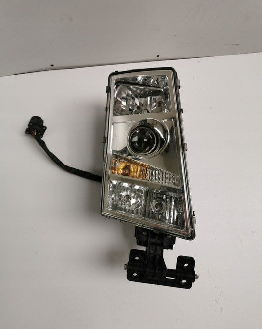 LAMPA VOLVO FH12 fh13 ORYGINAŁ PRAWA. - Headlight for Truck: picture 1 LAMPA VOLVO FH12 fh13 ORYGINAŁ PRAWA. - Headlight for Truck: picture 1