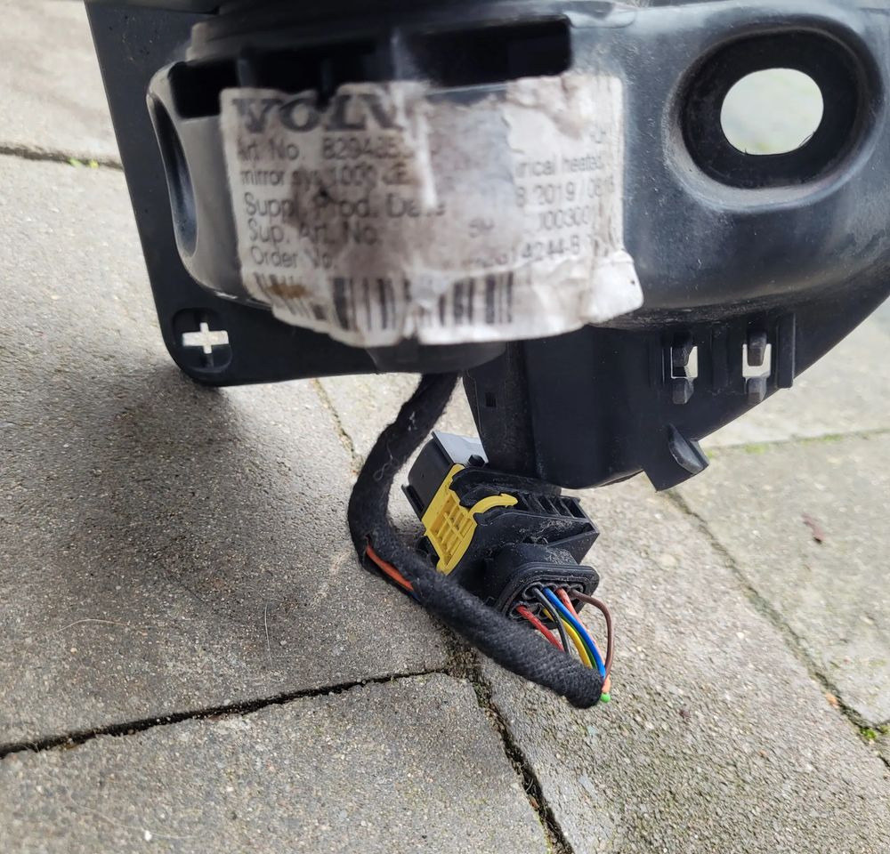 LUSTERKO LEWE VOLVO FH4 ORYGINAŁ CHWALIM116 - Rear view mirror for Truck: picture 3 LUSTERKO LEWE VOLVO FH4 ORYGINAŁ CHWALIM116 - Rear view mirror for Truck: picture 3