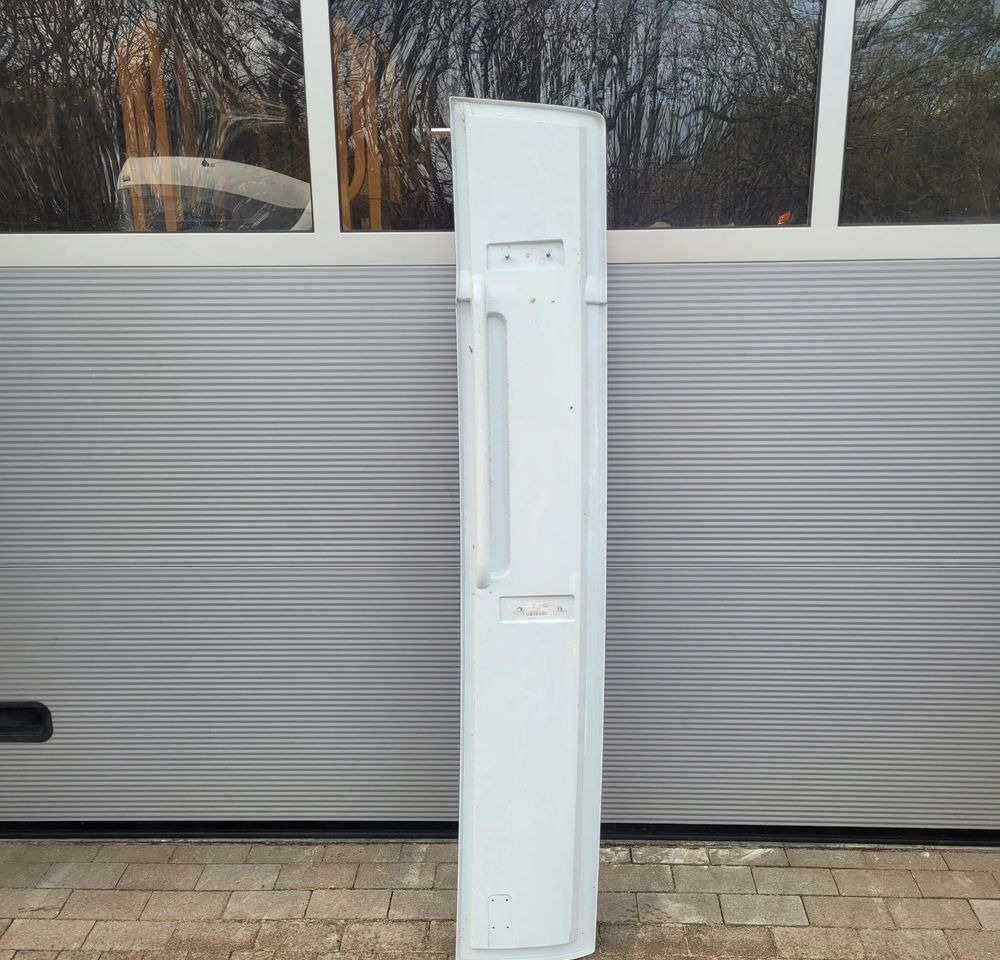 SPOJLER ZAKABINOWY MERCEDES ACTROS MP5 LH. ORYGINAŁ CHWALIM116 - Aerodynamics/ Spoiler for Truck: picture 3 SPOJLER ZAKABINOWY MERCEDES ACTROS MP5 LH. ORYGINAŁ CHWALIM116 - Aerodynamics/ Spoiler for Truck: picture 3