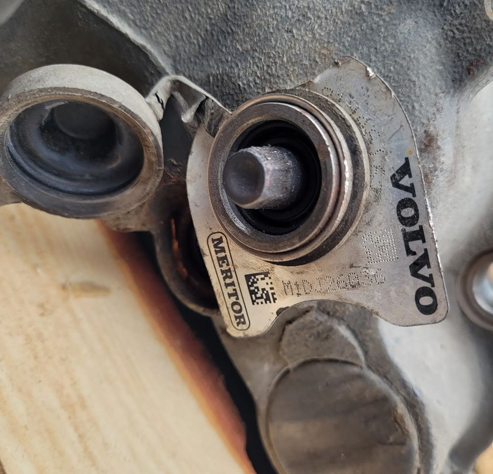 ZACISK MERITOR VOLVO FH4 ORYGINAŁ CENA ZA 1SZT CHWALIM116 - Brake parts for Truck: picture 3 ZACISK MERITOR VOLVO FH4 ORYGINAŁ CENA ZA 1SZT CHWALIM116 - Brake parts for Truck: picture 3