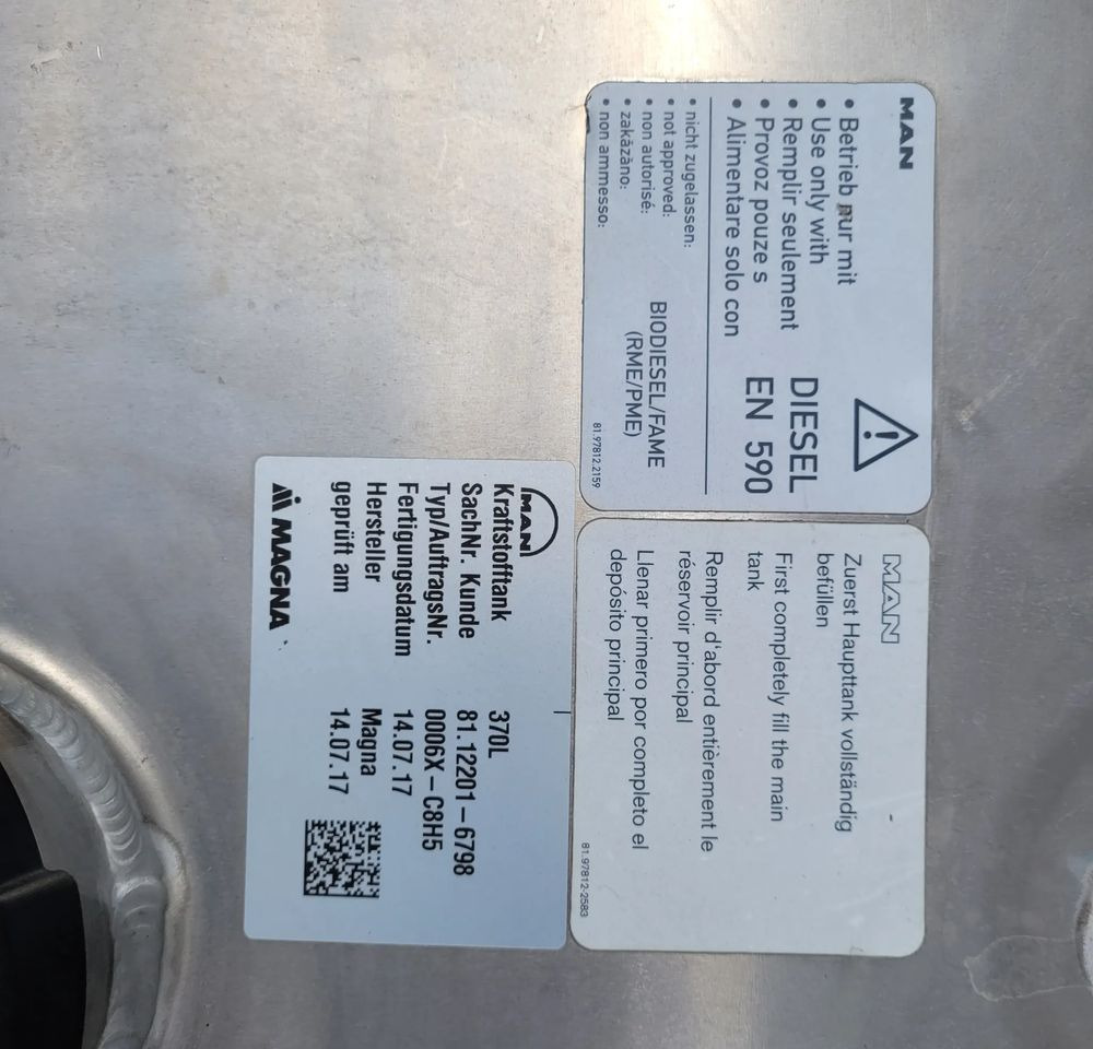 ZBIORNIK PALIWA MAN TGX 370L 81.12201-6798 100X63X68CM - Fuel processing/ Fuel delivery: picture 5 ZBIORNIK PALIWA MAN TGX 370L 81.12201-6798 100X63X68CM - Fuel processing/ Fuel delivery: picture 5