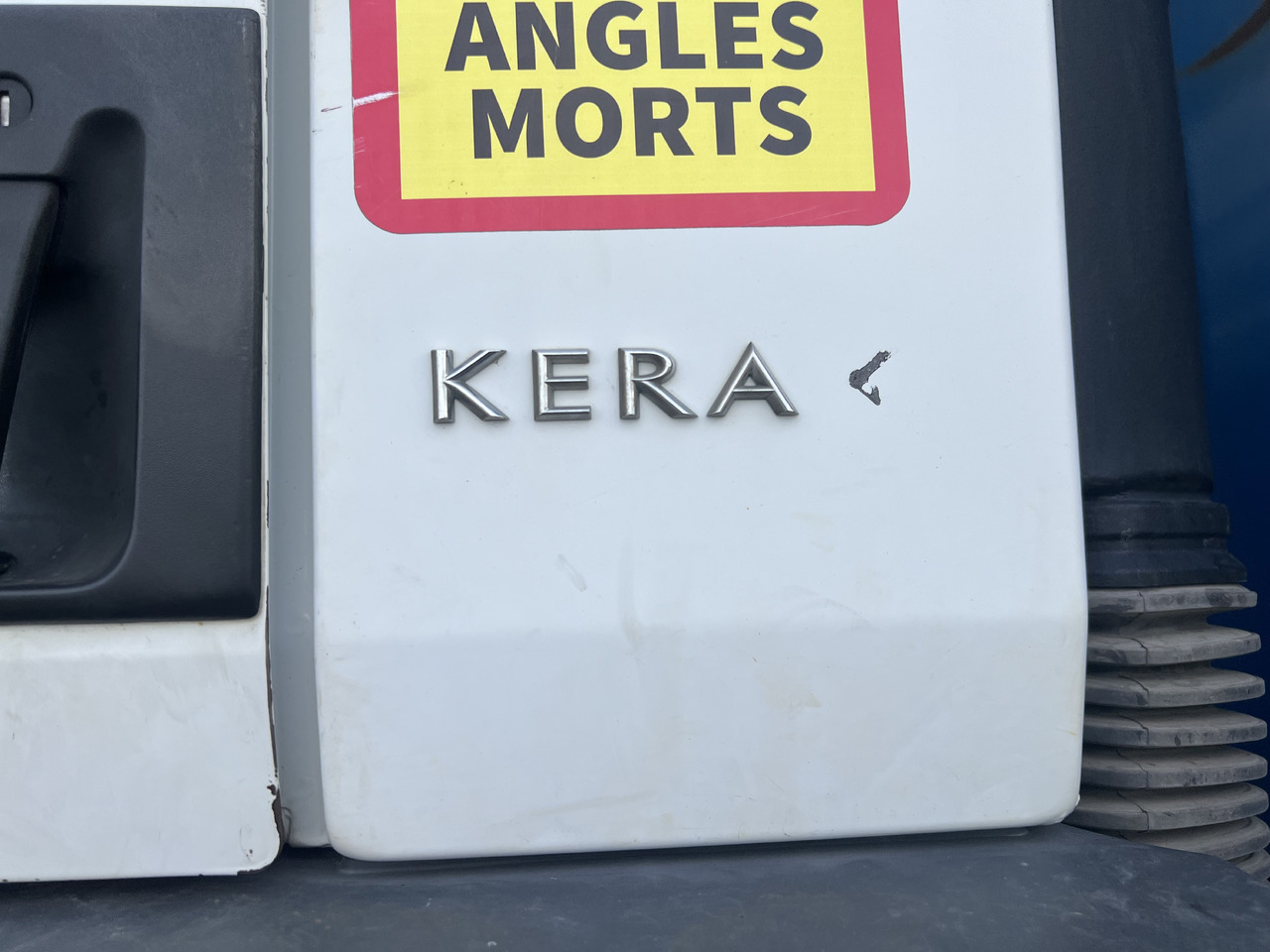 RENAULT plateau grue radio commandée 380 DXI - Crane truck: picture 4 RENAULT plateau grue radio commandée 380 DXI - Crane truck: picture 4