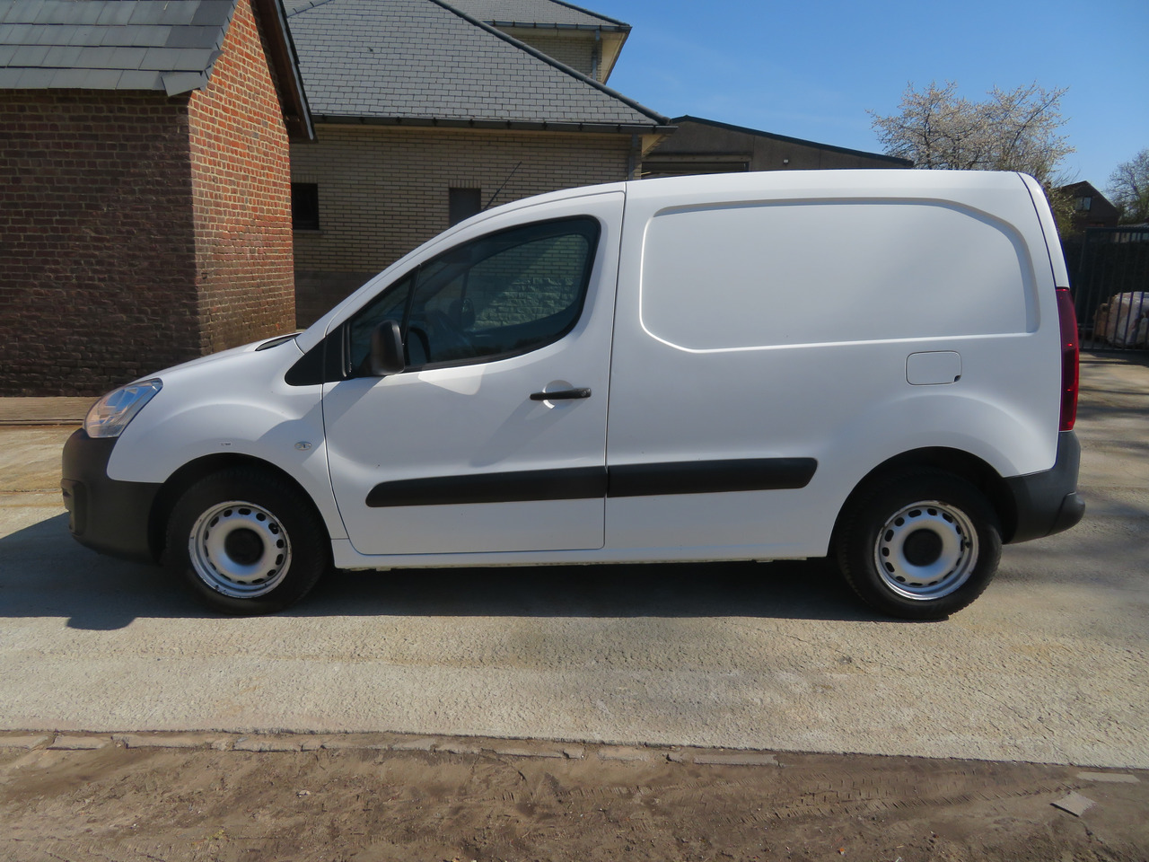 CITROËN Berlingo 1.6 BlueHDi CLUB - Small van: picture 4 CITROËN Berlingo 1.6 BlueHDi CLUB - Small van: picture 4