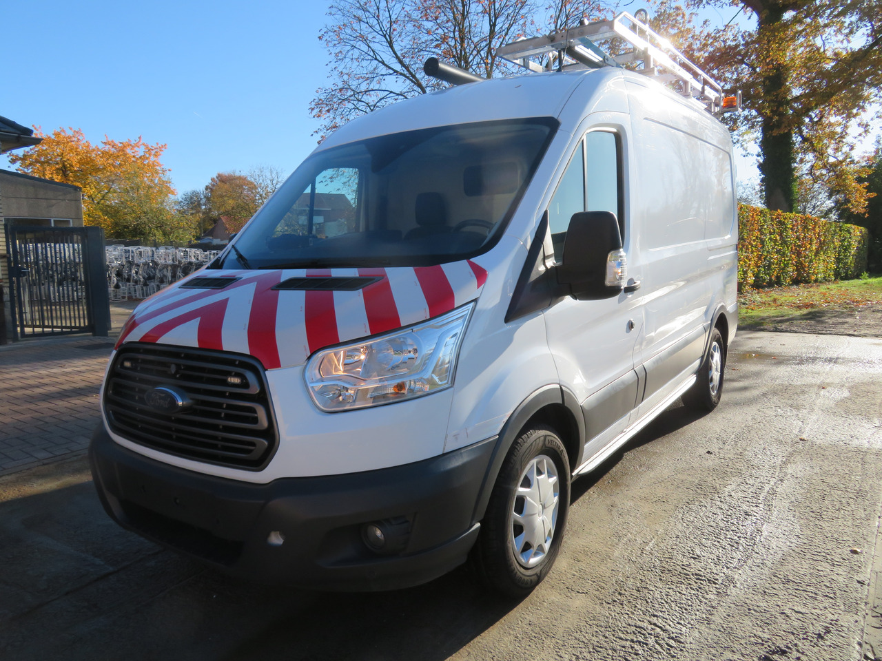 Ford Transit 2.0TDCi - L2H2 - Panel van: picture 3 Ford Transit 2.0TDCi - L2H2 - Panel van: picture 3
