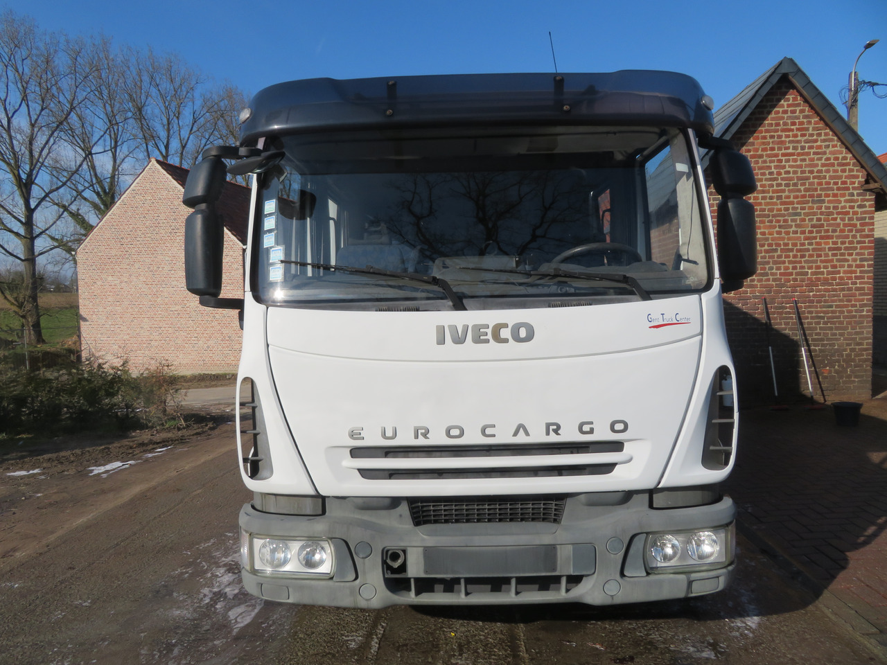 Iveco Eurocargo ML90E18 - Box truck: picture 2 Iveco Eurocargo ML90E18 - Box truck: picture 2