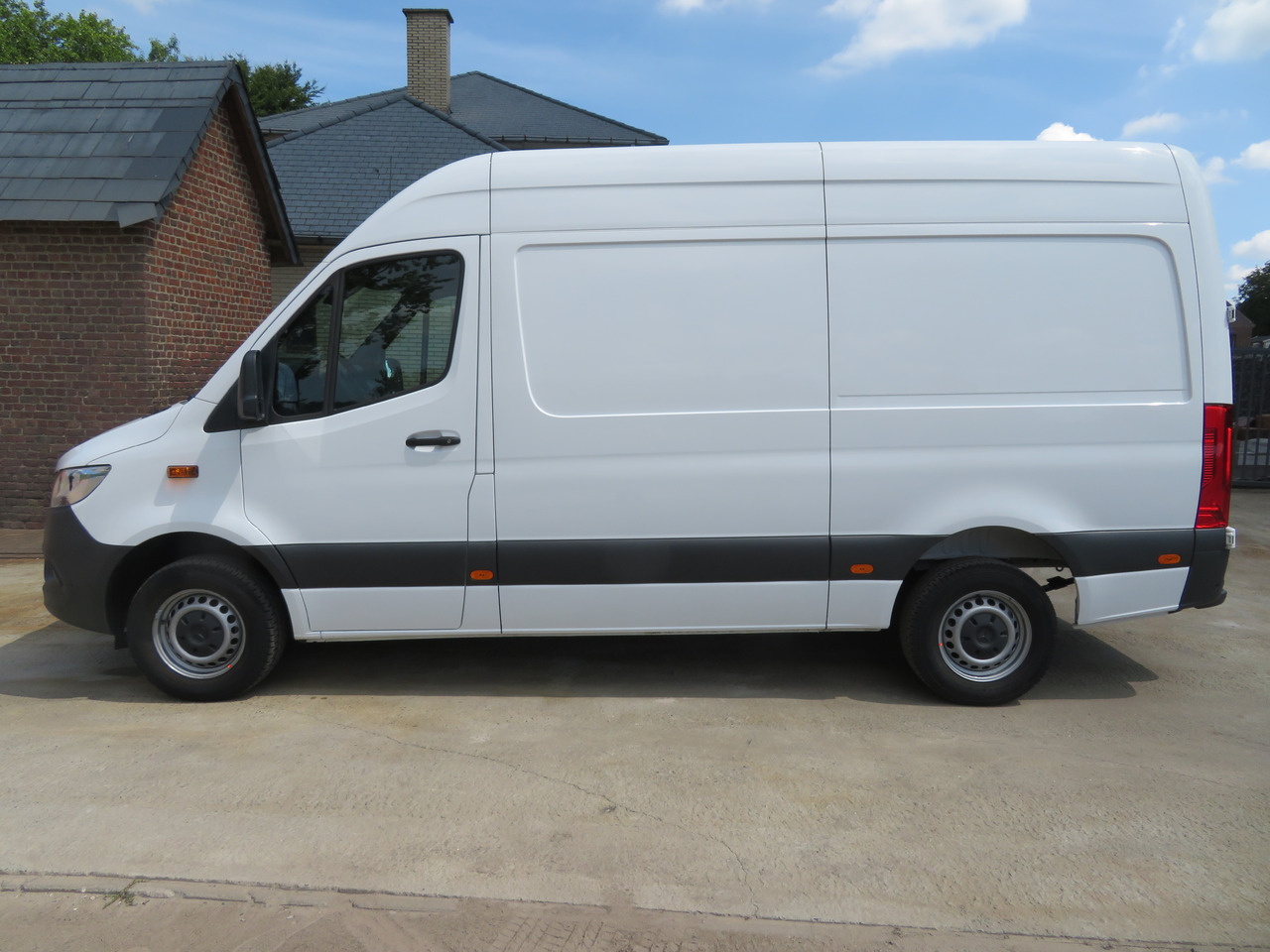 MERCEDES-BENZ Sprinter 317cdi - A2H2 - Panel van: picture 4 MERCEDES-BENZ Sprinter 317cdi - A2H2 - Panel van: picture 4