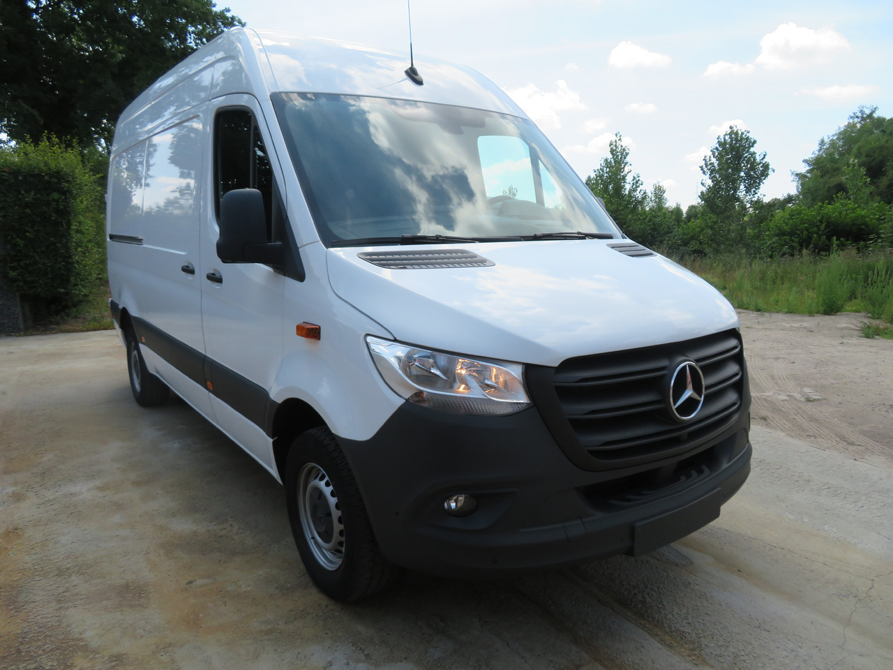 MERCEDES-BENZ Sprinter 317cdi - A2H2 - Panel van: picture 1 MERCEDES-BENZ Sprinter 317cdi - A2H2 - Panel van: picture 1