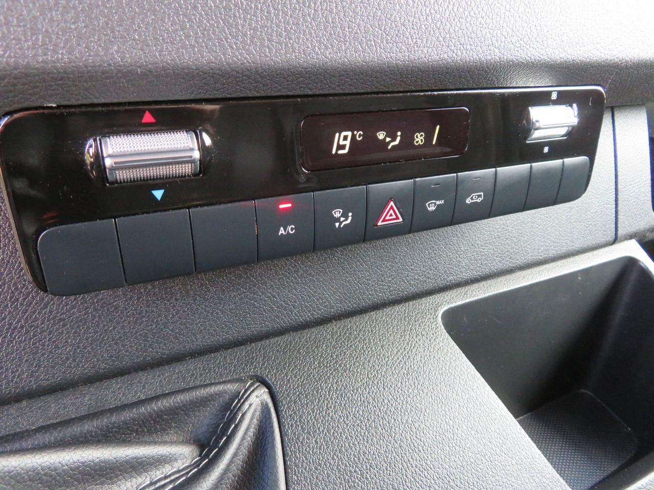 Panel van Mercedes-Benz Sprinter 317cdi - A2H2: picture 15