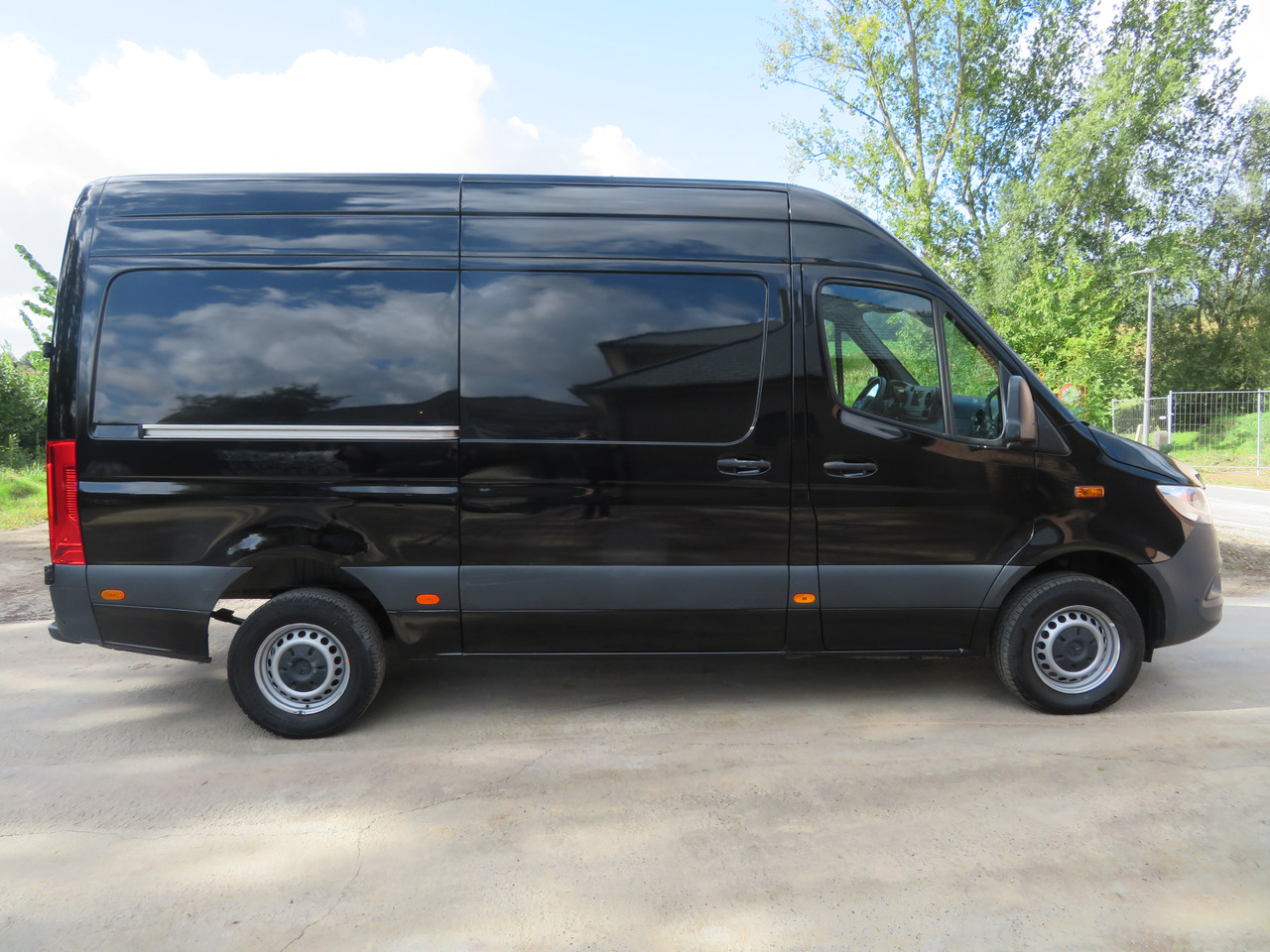 Panel van Mercedes-Benz Sprinter 317cdi - A2H2: picture 8